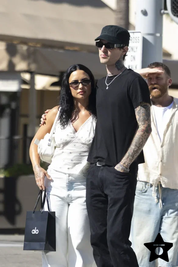 demi-lovato-in-white-street-style-at-alo-july-30-2026-0 Demi Lovato in White Street Style at Alo – July 30, 2026
