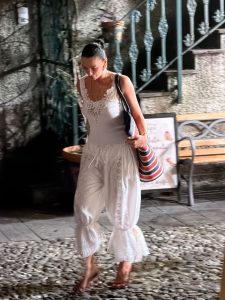 Dua Lipa Out for Ice Cream at Gepi in Portofino — August 16, 2026 28 Dua Lipa Out for Ice Cream at Gepi in Portofino — August 16, 2026