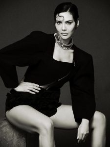 Esha Gupta Short Hair Era: Stunning Looks, Photos & Style Breakdown 34 Esha Gupta Short Hair Era: Stunning Looks, Photos & Style Breakdown