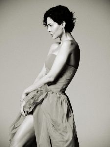 Esha Gupta Short Hair Era: Stunning Looks, Photos & Style Breakdown 42 Esha Gupta Short Hair Era: Stunning Looks, Photos & Style Breakdown