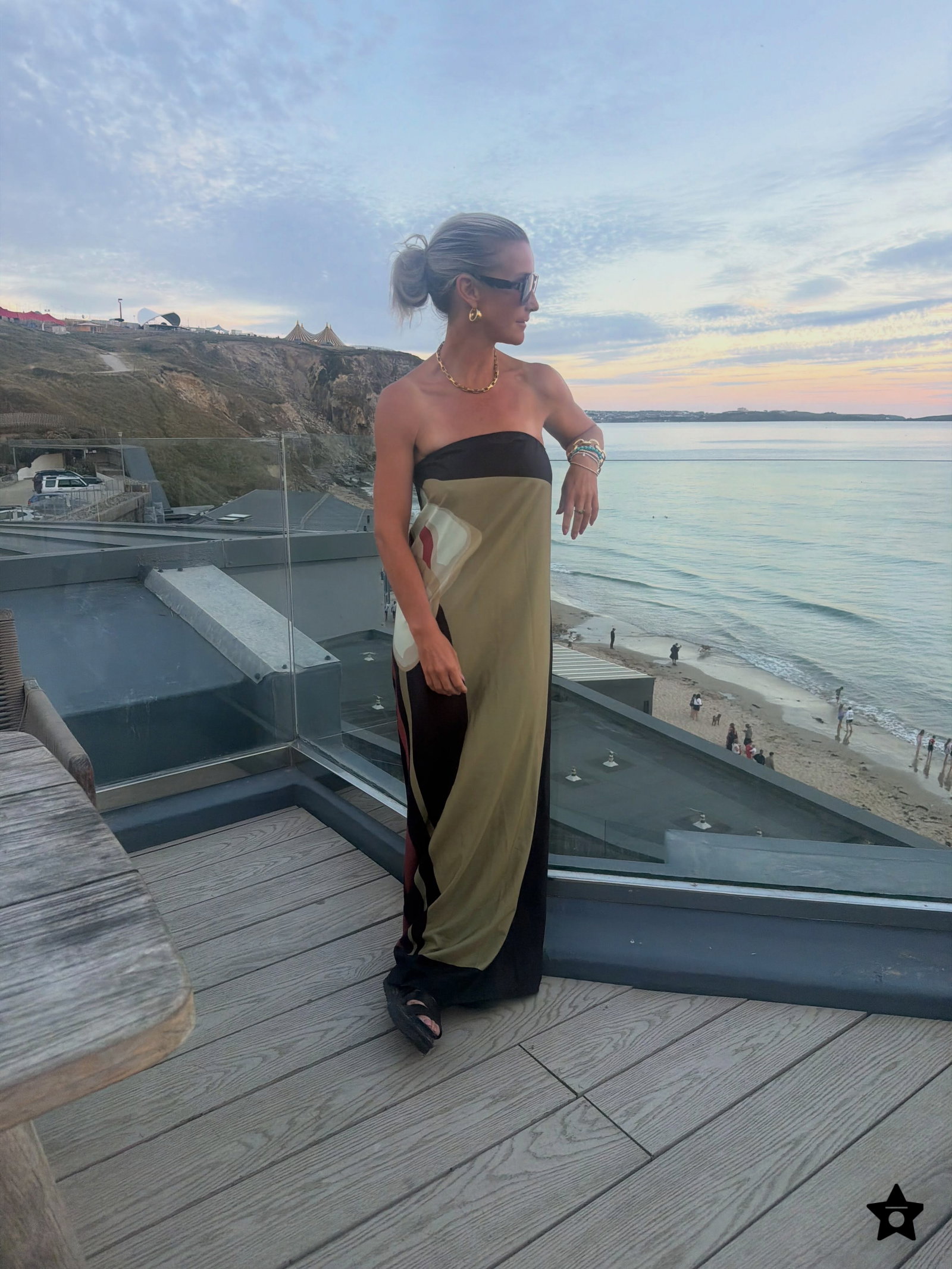 Helen Skelton flaunts toned swimsuit physique while on sun-soaked staycation
