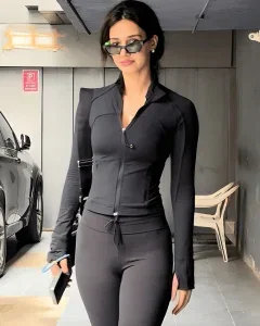 Disha Patani Spotted in Bandra: Casual Outfit, Major Style Goals 25 Disha Patani Spotted in Bandra: Casual Outfit, Major Style Goals