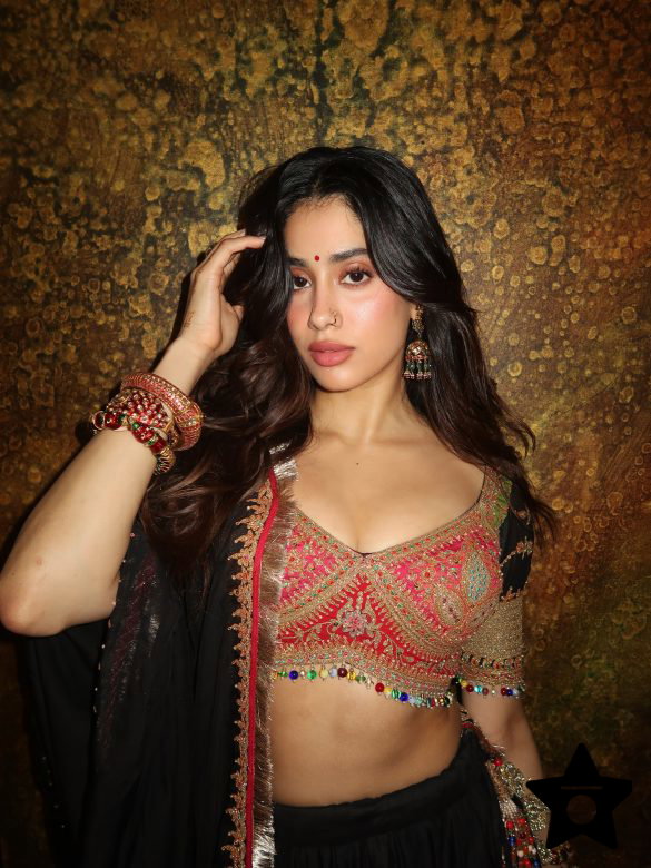 Janhvi Kapoor in Classic Mandala Saree