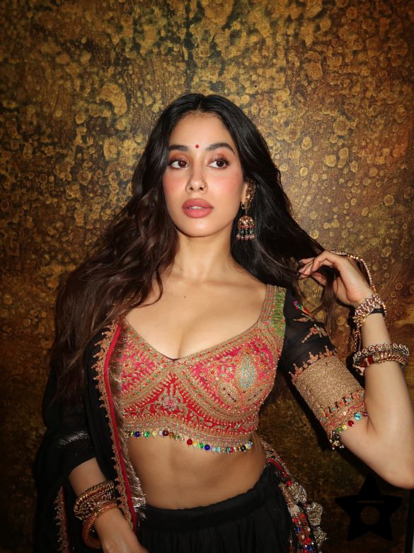 Janhvi Kapoor in Classic Mandala Saree