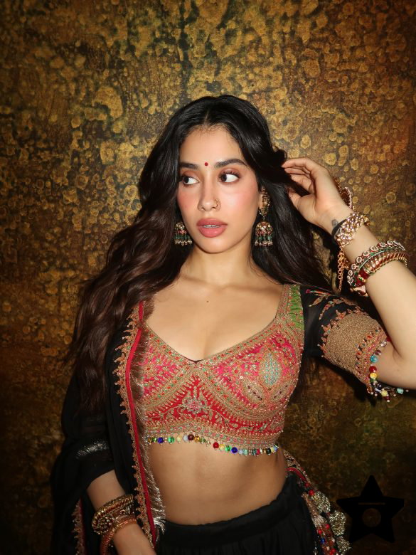 Janhvi Kapoor in Classic Mandala Saree