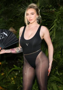 Kendra Sunderland Wears a Black Bodysuit at Vixen 10th Anniversary Event 29 Kendra Sunderland Wears a Black Bodysuit at Vixen 10th Anniversary Event