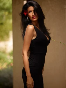 Liza Makhu Photoshoot Uses Red as the Dress in One Look and the Accent in Another 40 Liza Makhu Photoshoot Uses Red as the Dress in One Look and the Accent in Another