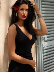 Liza Makhu Photoshoot Uses Red as the Dress in One Look and the Accent in Another 37 Liza Makhu Photoshoot Uses Red as the Dress in One Look and the Accent in Another
