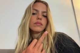 Reneé Rapp Goes Pantsless as She Bares Her Bum in a Cheeky Black Thong