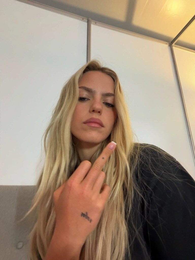 Reneé Rapp Goes Pantsless as She Bares Her Bum in a Cheeky Black Thong