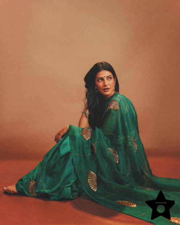 shrutzhaasan_1785649472_3954636460241798963_490297128 Shruti Haasan Proves That Classic Sarees Can Feel Fresh, Powerful and Trend-Forward