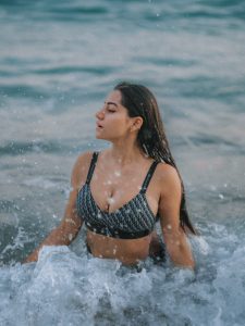 Simran Kaur Brings Sporty Resort Style to a Bold Coastal Fashion Moment 26 Simran Kaur Brings Sporty Resort Style to a Bold Coastal Fashion Moment